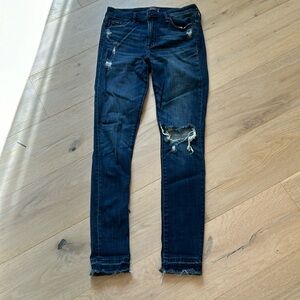 Abercrombie and fitch Harper super skinny destroyed size 27